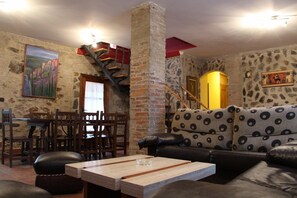 Casa, 4 habitaciones (Victor) | Área de sala de estar