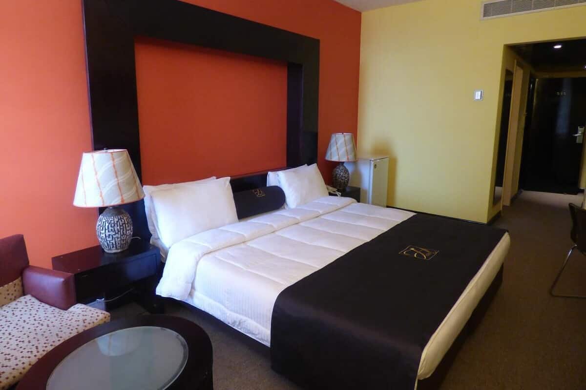 Executive Room | Minibar, in-room safe, desk, blackout drapes