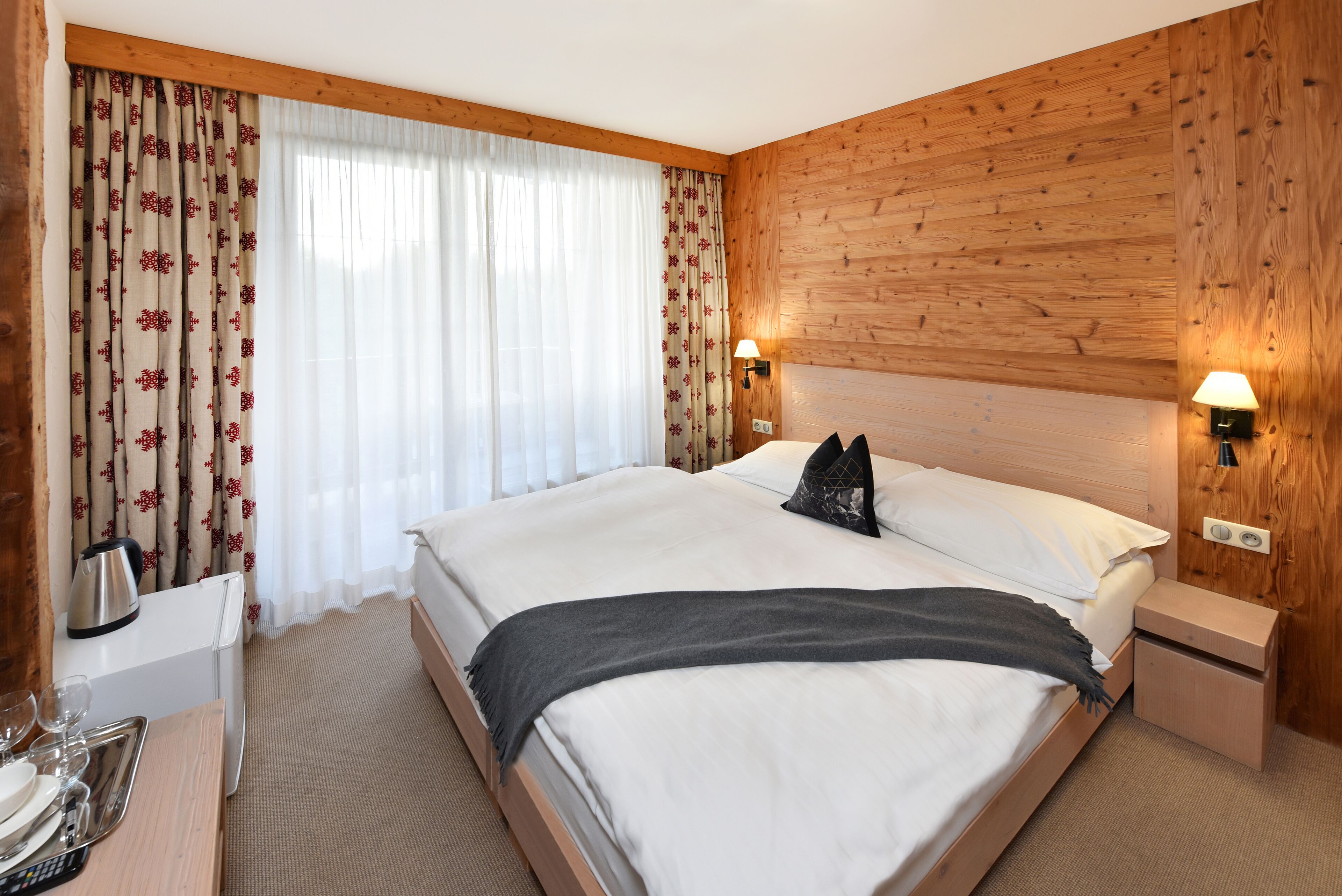 Deluxe Room | In-room safe, blackout drapes, cribs/infant beds, free WiFi