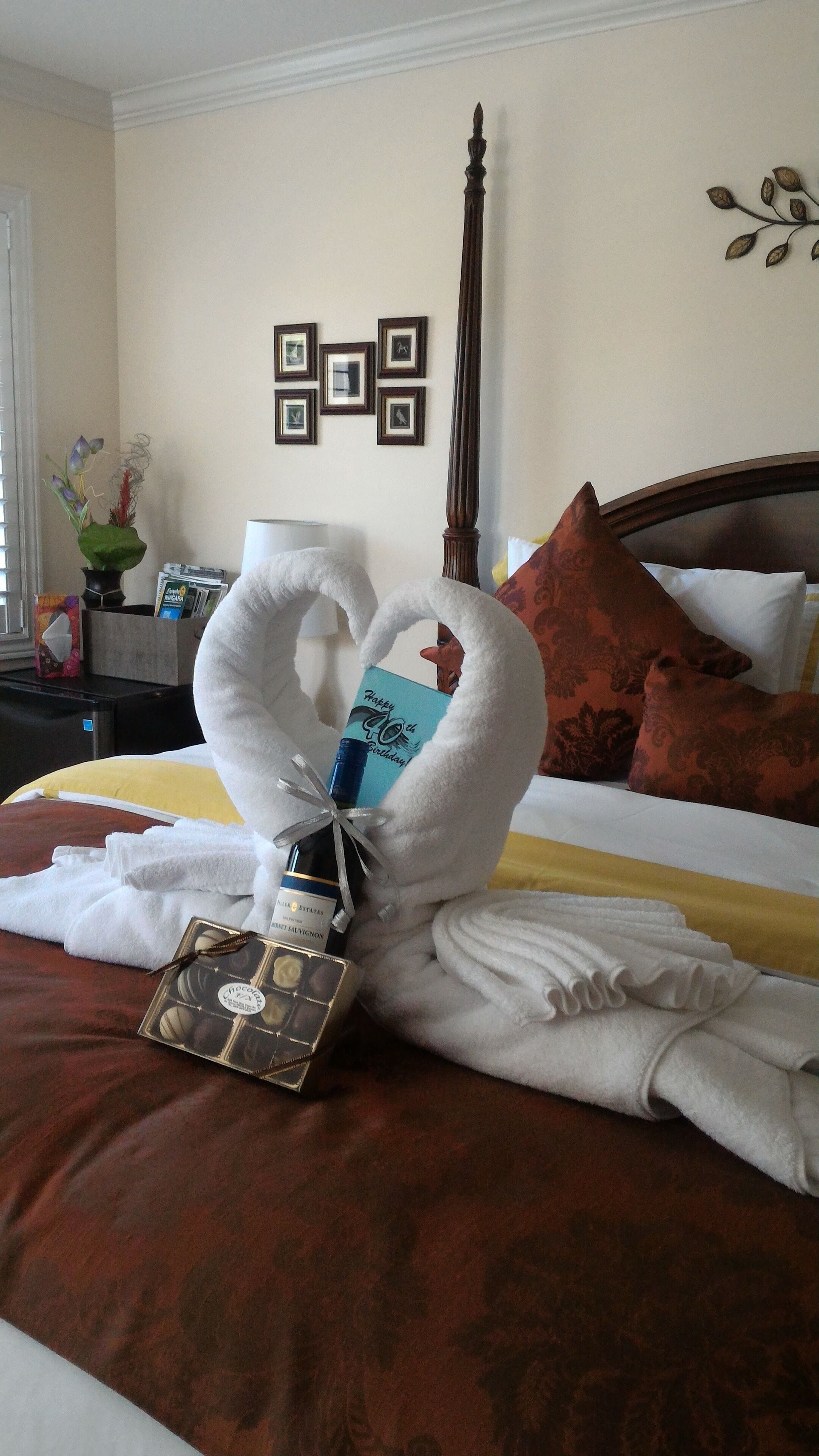 Suite estudio Premium, 1 cama King size, chimenea (Mediterranean Suite) | Sábanas de algodón egipcio y ropa de cama de alta calidad 