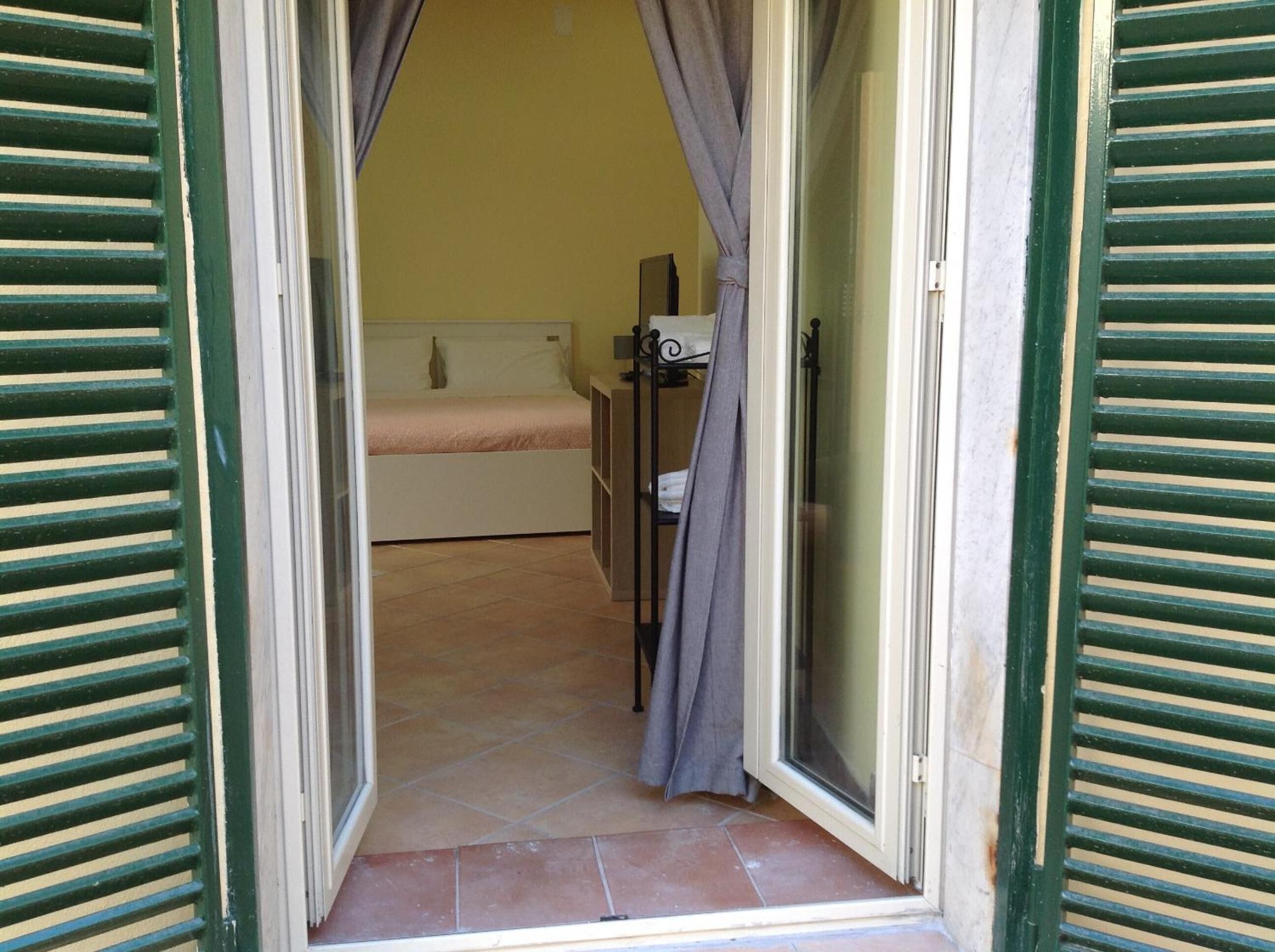 Premium bedding, minibar, in-room safe, soundproofing