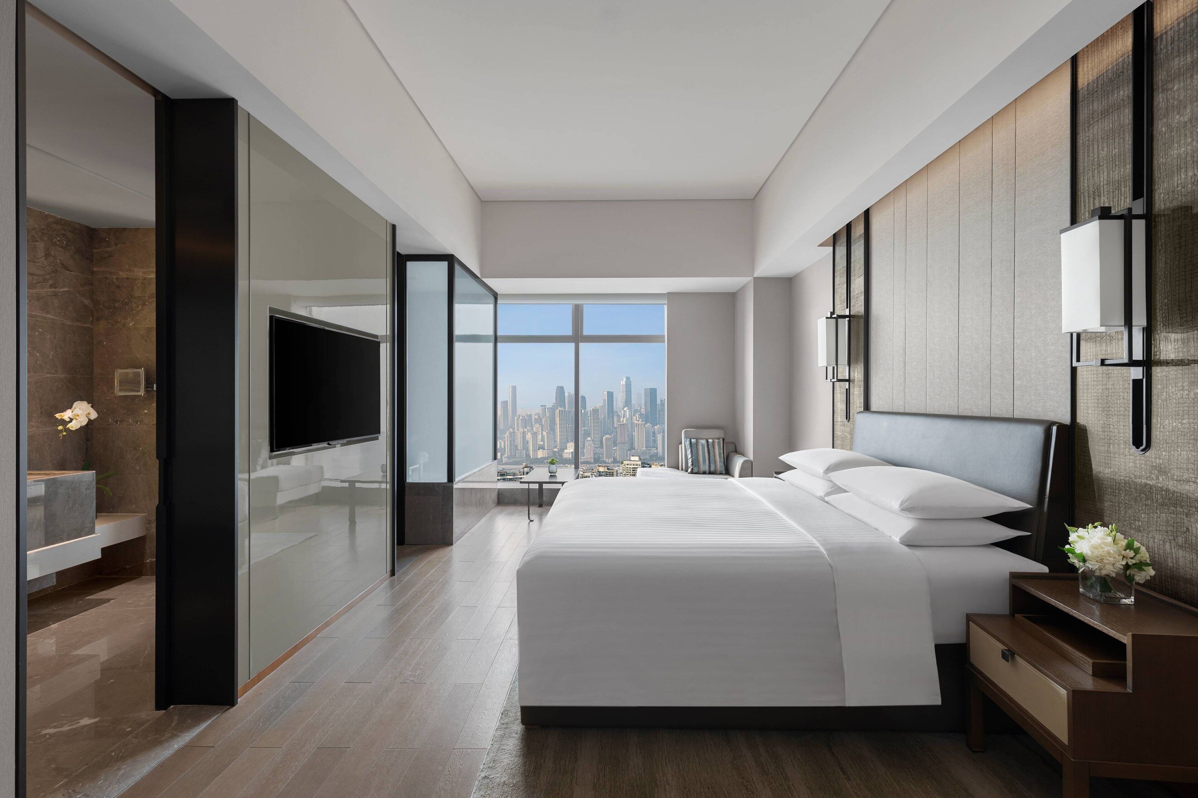 Phòng, 1 giường cỡ king, quang cảnh thành phố | Minibar, két bảo mật tại phòng, bàn, phòng cách âm 