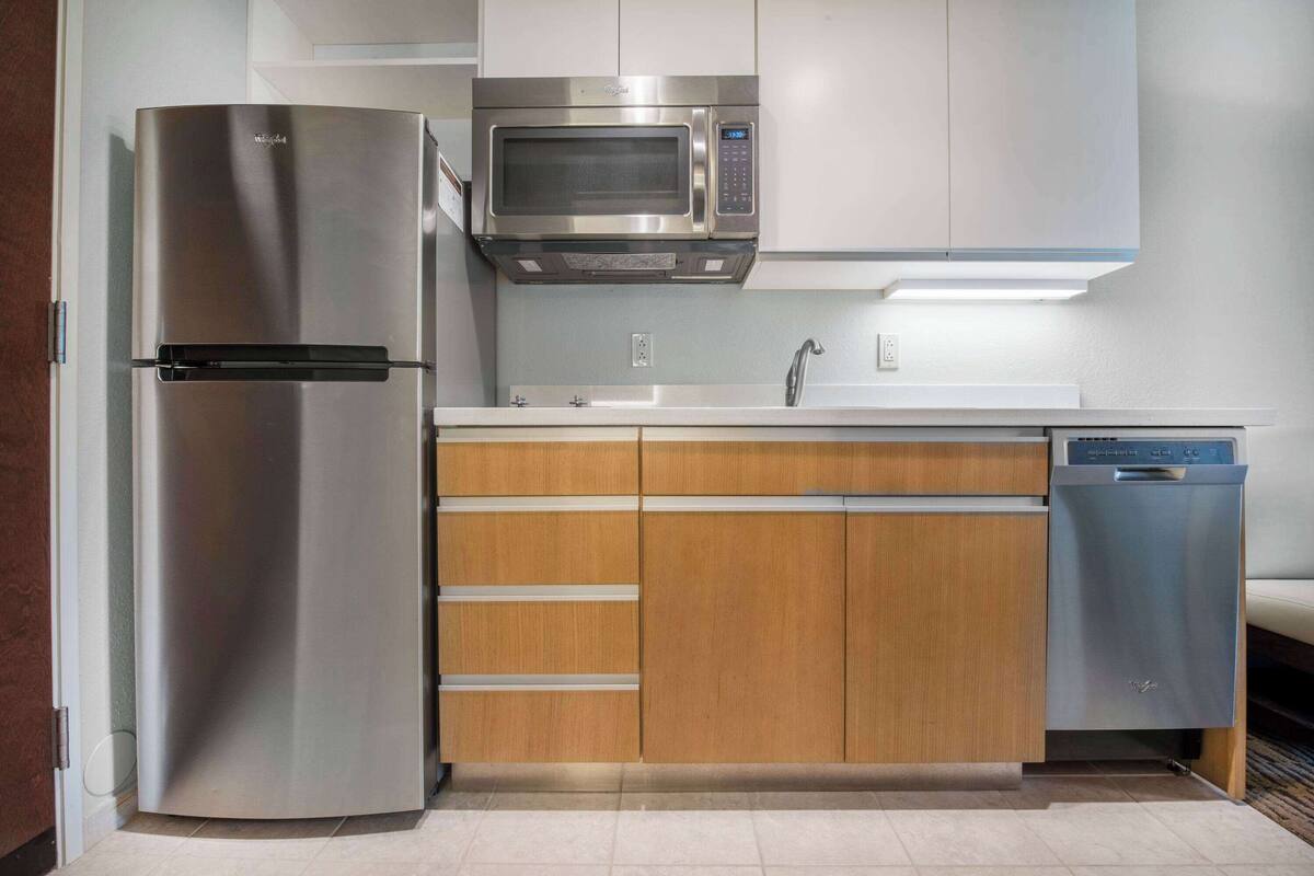 premium bedding, in-room safe, desk, iron/ironing board