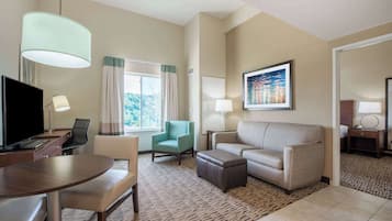 Suite, 1 King Bed, Non Smoking (1 Bedroom) | Premium bedding, in-room safe, desk, iron/ironing board