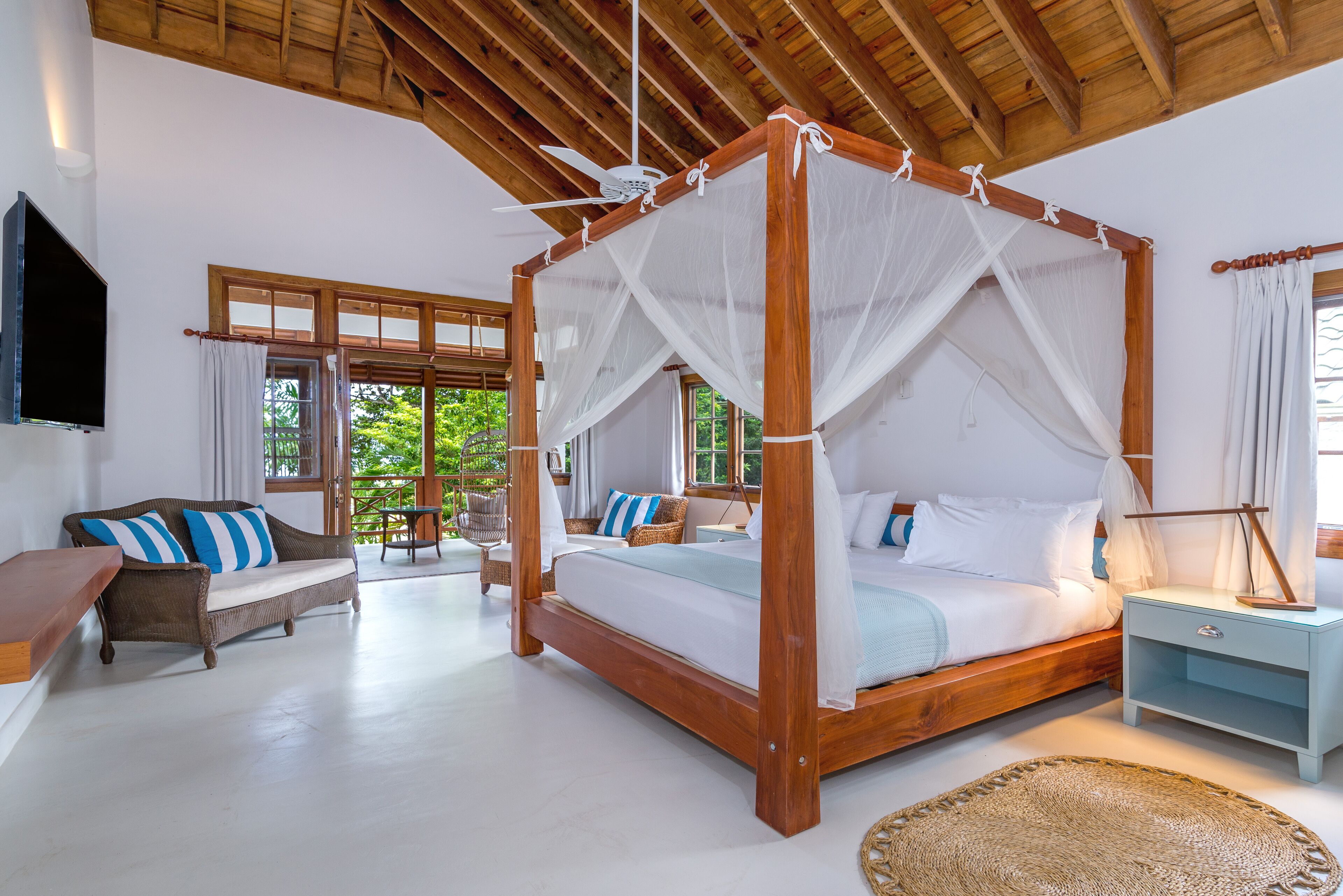 Luxury Villa, 4 Bedrooms | Minibar, in-room safe, desk, iron/ironing board