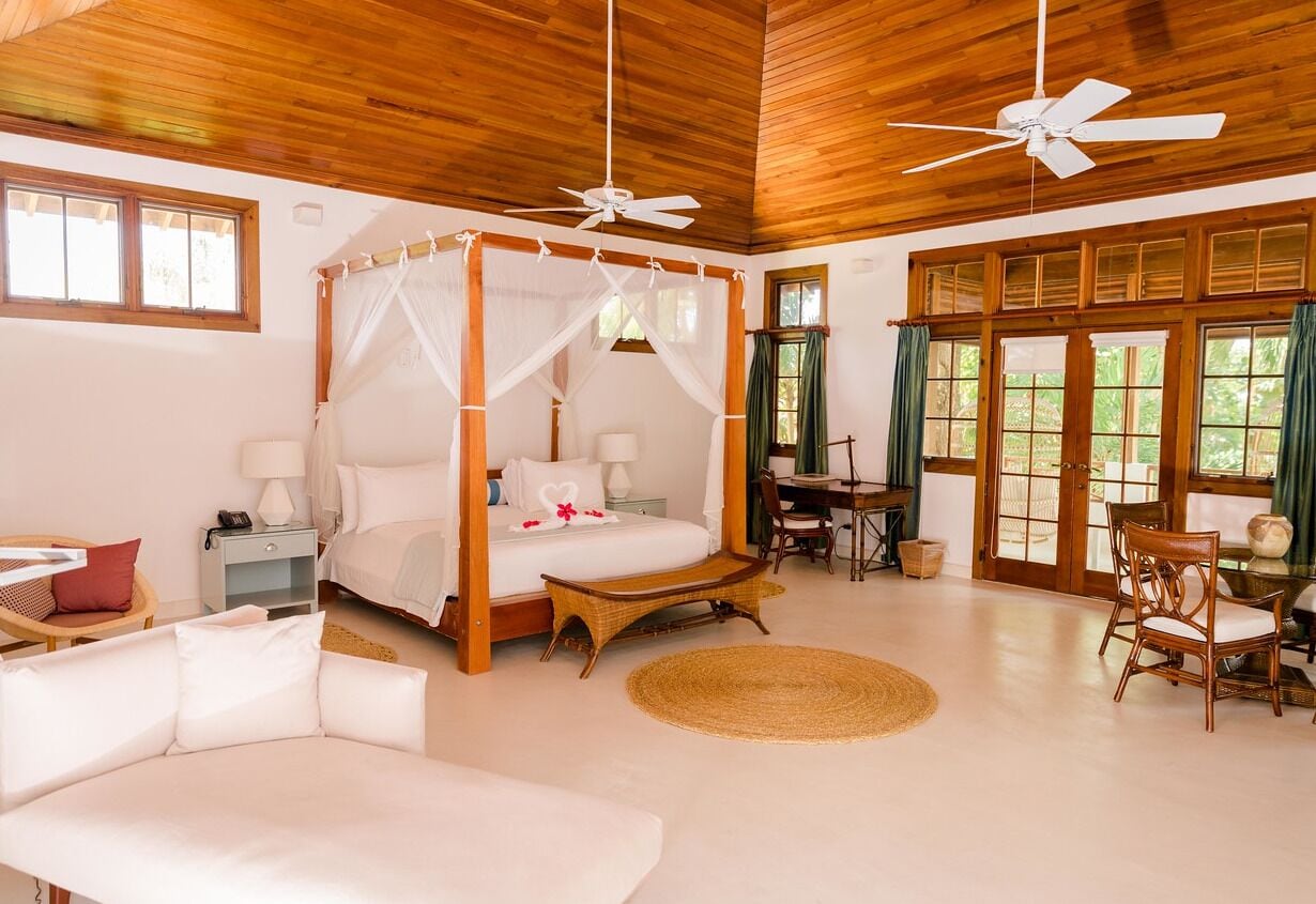 Luxury Villa, 5 Bedrooms | Minibar, in-room safe, desk, iron/ironing board