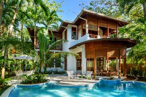 Luxe villa, 5 slaapkamers | Buitenzwembad | 4 buitenzwembaden