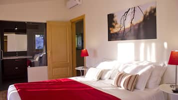 Double Room, Balcony | Blackout drapes, free WiFi, bed sheets