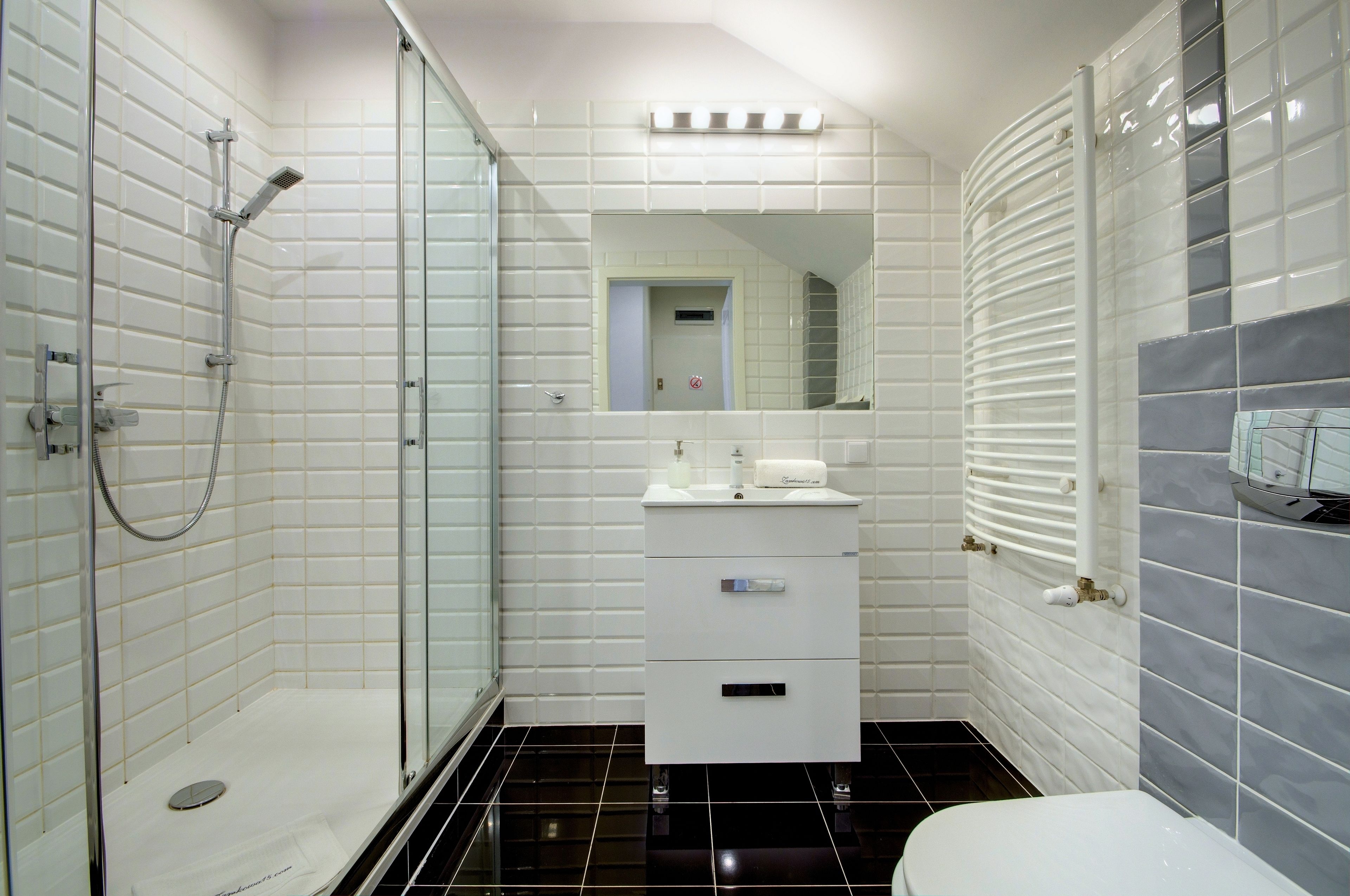 开间 | 浴室 | 淋浴设施、免费洗浴用品、吹风机、毛巾