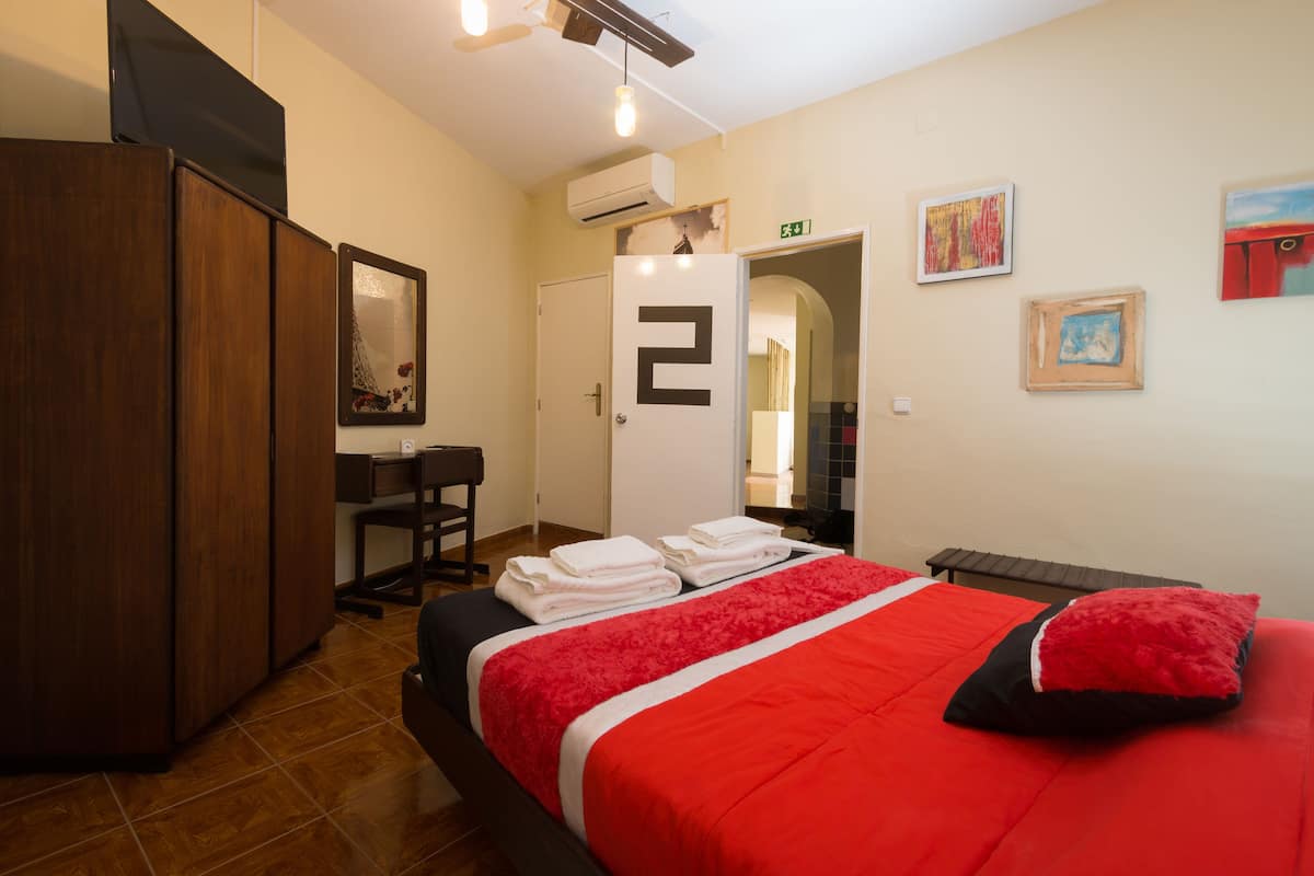 Habitación doble, 1 habitación | 19 habitaciones y caja de seguridad en la habitación