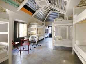 Κρεβάτι Ξενώνα, Μικτός Ξενώνας (12 People) | Δωρεάν Wi-Fi 