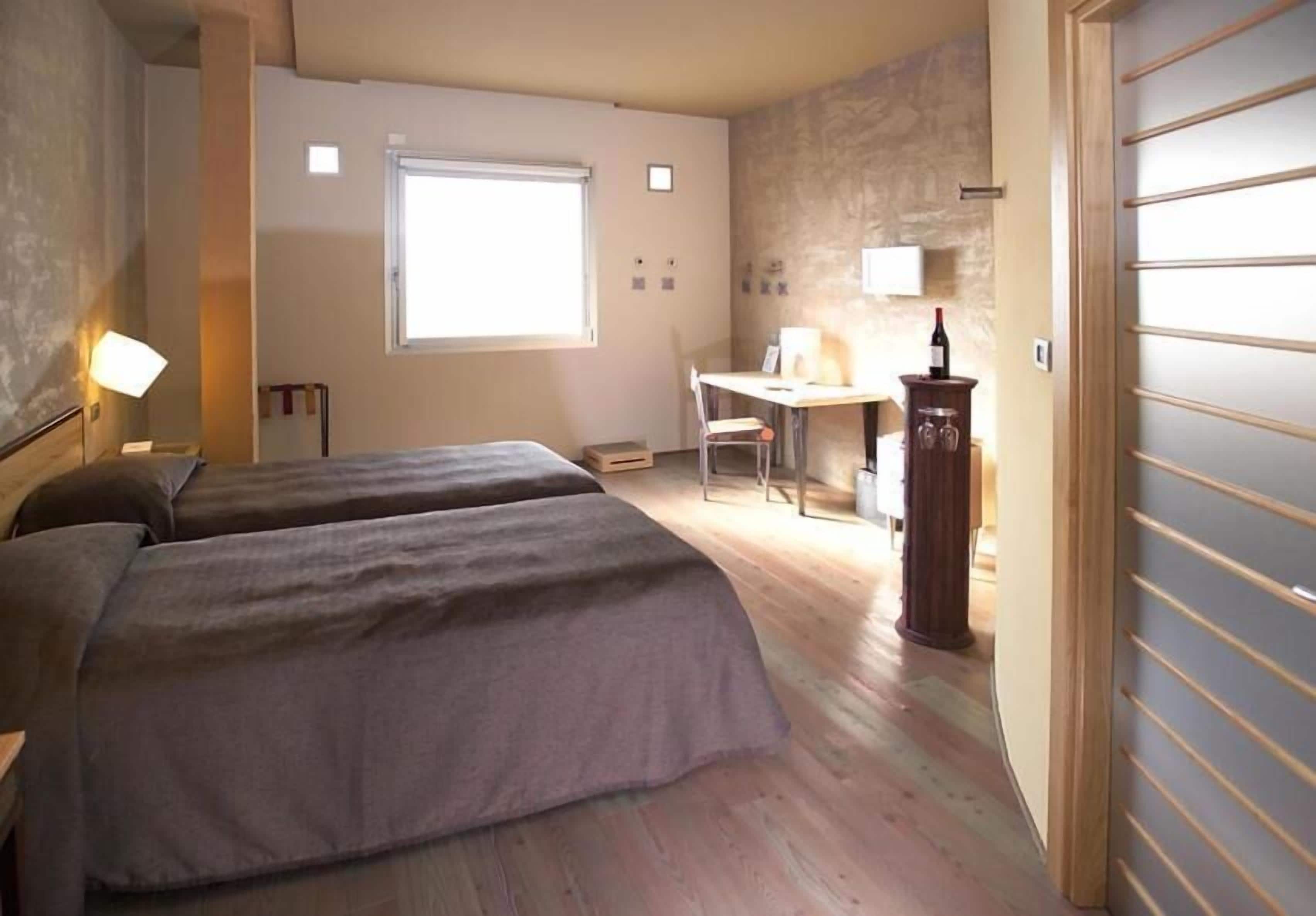 minibar, desk, blackout curtains, soundproofing