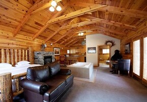 Deluxe Cabin, 1 King Bed | Premium bedding, memory foam beds, free WiFi, bed sheets
