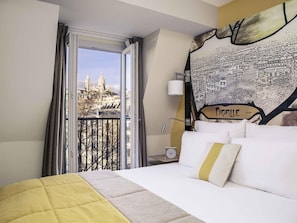 Privilege, Kamer, 1 queensize bed, balkon | Luxe beddengoed, een kluis op de kamer, een bureau, een laptopwerkplek