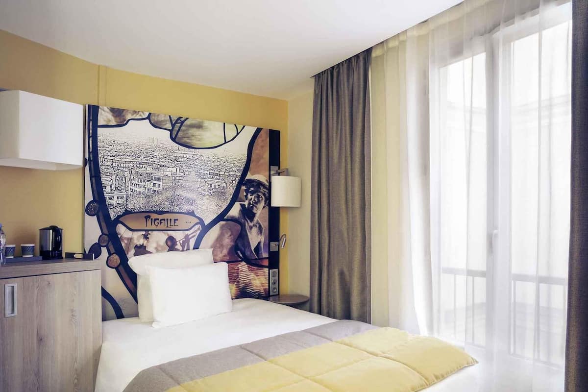 Klassieke kamer, 1 eenpersoonsbed | Luxe beddengoed, een kluis op de kamer, een bureau, een laptopwerkplek