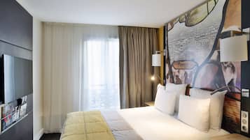 Premium bedding, in-room safe, desk, laptop workspace