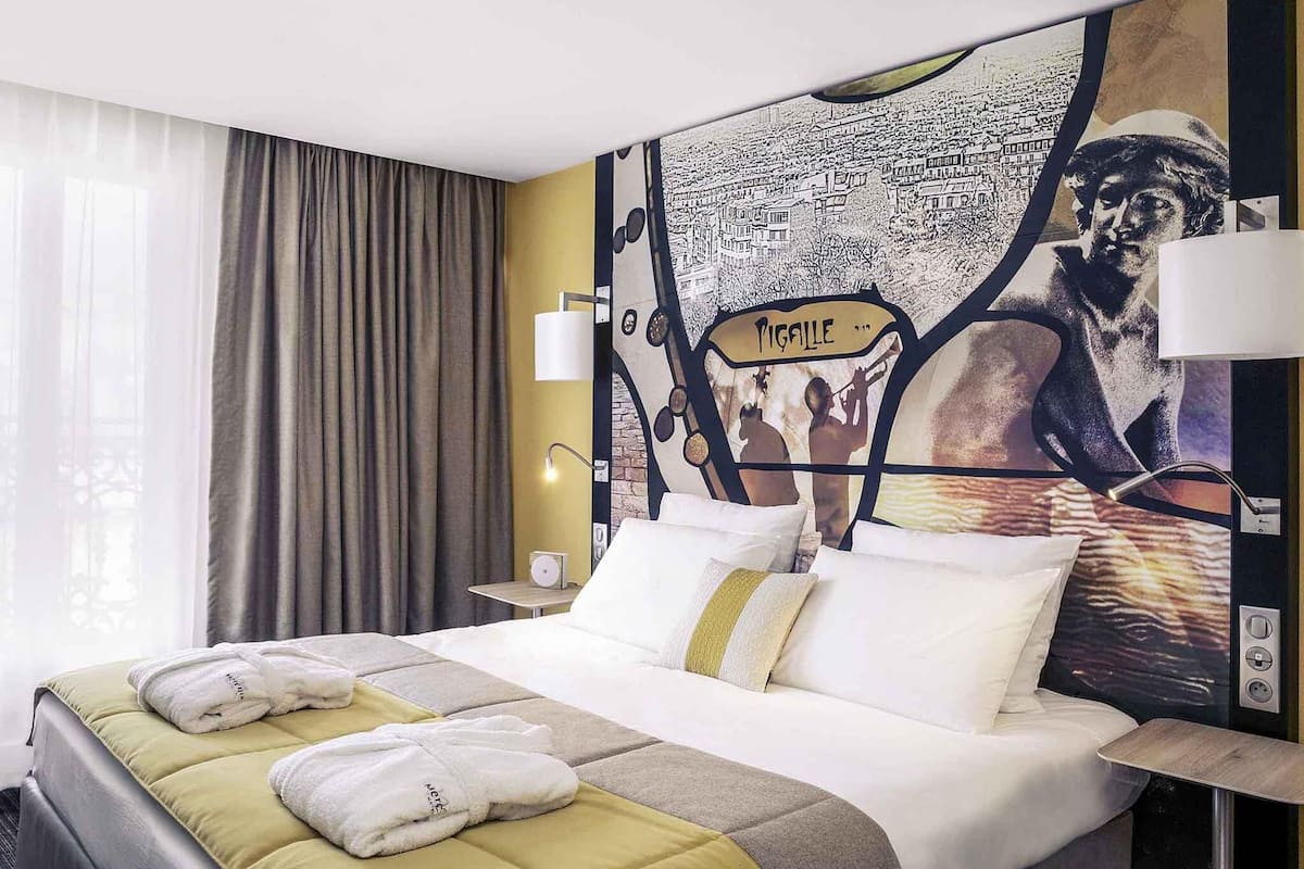 Privilege, Room, 1 Double Bed | Premium bedding, in-room safe, desk, laptop workspace