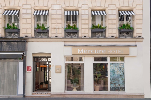 Literie de qualité supérieure, coffres-forts dans les chambres, bureau