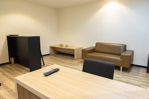 1 bedroom, desk, free WiFi