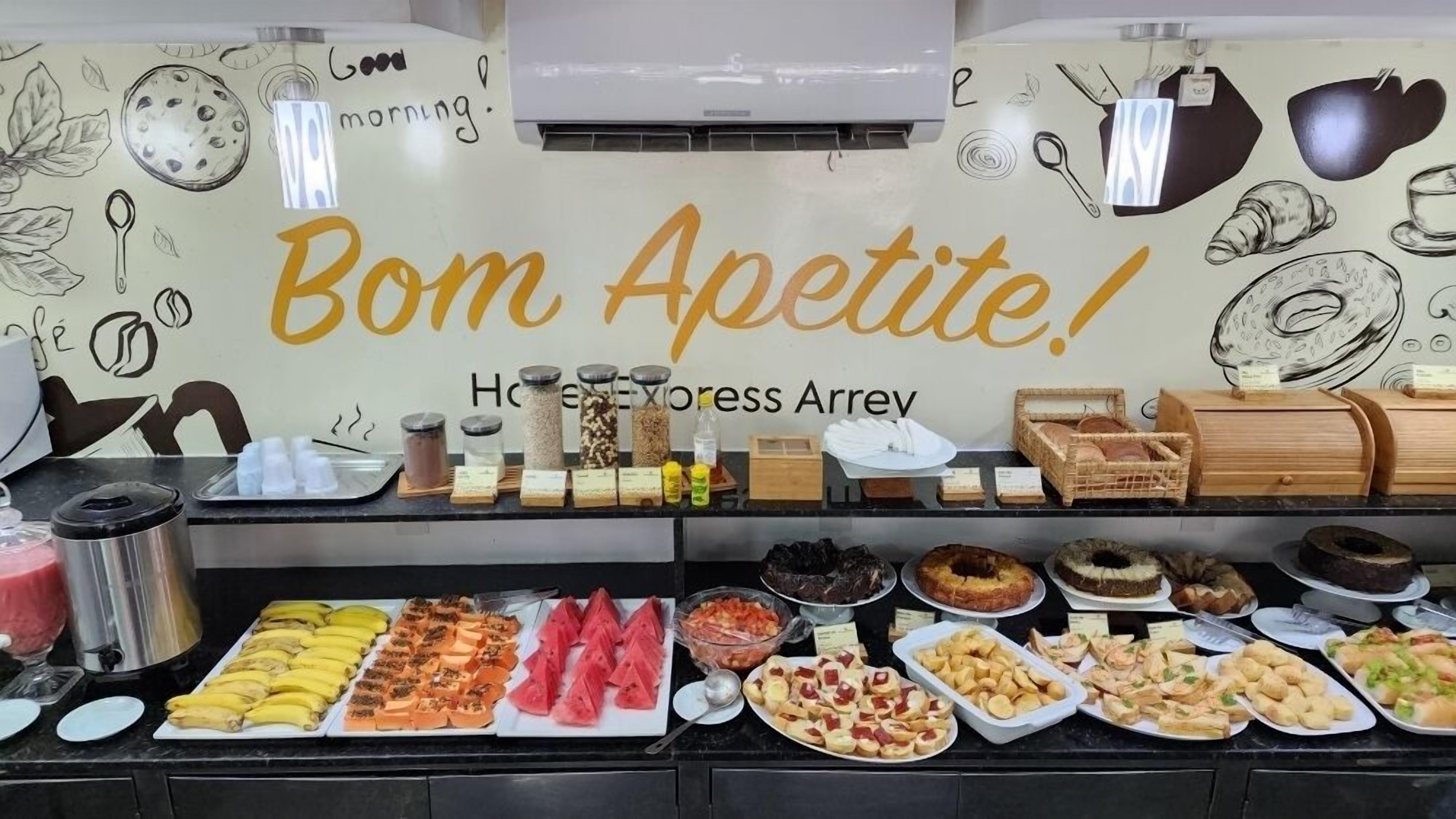 Bữa sáng buffet hàng ngày (15 BRL/mỗi người) 