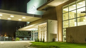 Pintu masuk properti