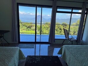 Frette Italian sheets, premium bedding, down duvets, Tempur-Pedic beds - Vista Verde Lodge (Tronadora)