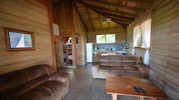 Vila, 2 kamar tidur, pemandangan samudra (Rustica) | Area keluarga | Televisi layar datar 32-inci dengan saluran TV kabel dan TV