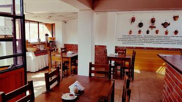 Tägliches inbegriffenes kontinentales Frühstück