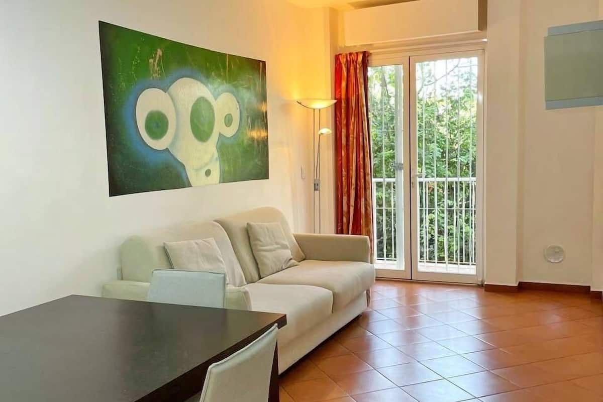 1 slaapkamer, donzen dekbedden, een kluis op de kamer