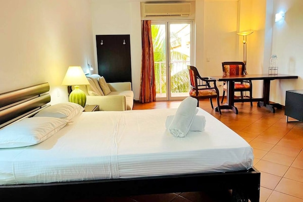 1 bedroom, down duvets, in-room safe, laptop workspace