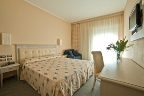 Premium bedding, minibar, in-room safe, desk