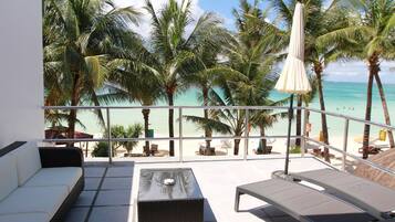 Minibar, in-room safe, blackout drapes, bed sheets