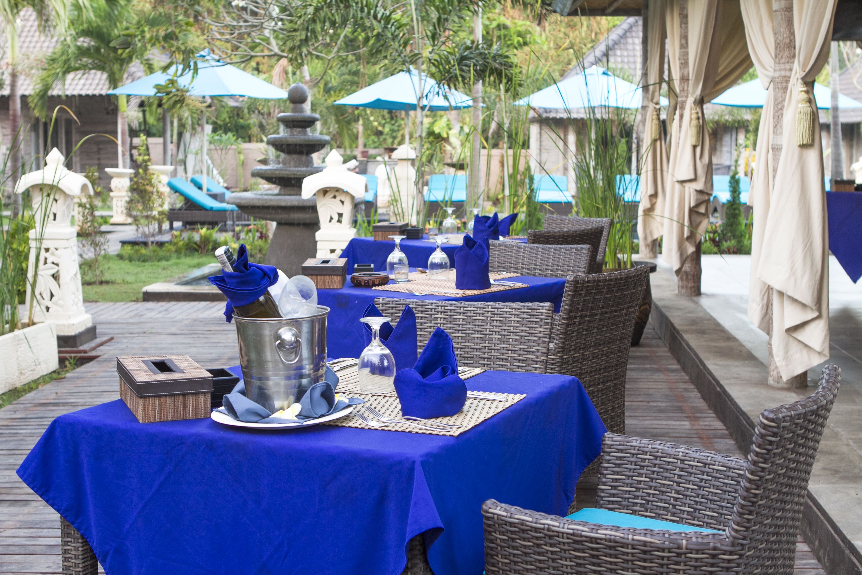 breakfast, lunch, dinner served; local and international cuisine