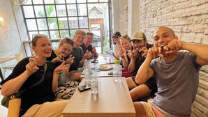 ディナー、ブランチに営業