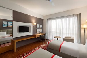 Standard Room, 2 Twin Beds | Premium bedding, minibar, in-room safe, desk