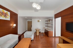 Suite, 1 King Bed | Premium bedding, minibar, in-room safe, desk - Ramada by Wyndham Bodh Gaya Mahabodhi (Gaya)
