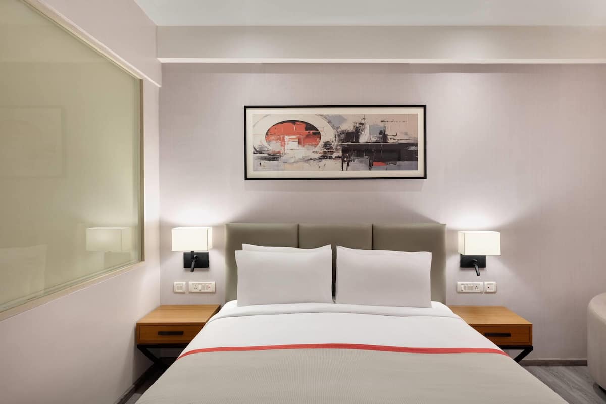 Premium bedding, minibar, in-room safe, desk