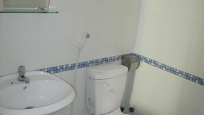 Free toiletries - Truong Giang Hotel (Nha Trang)