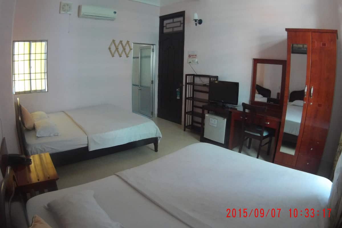 Superior Twin Room | Minibar, una scrivania, Wi-Fi gratuito
