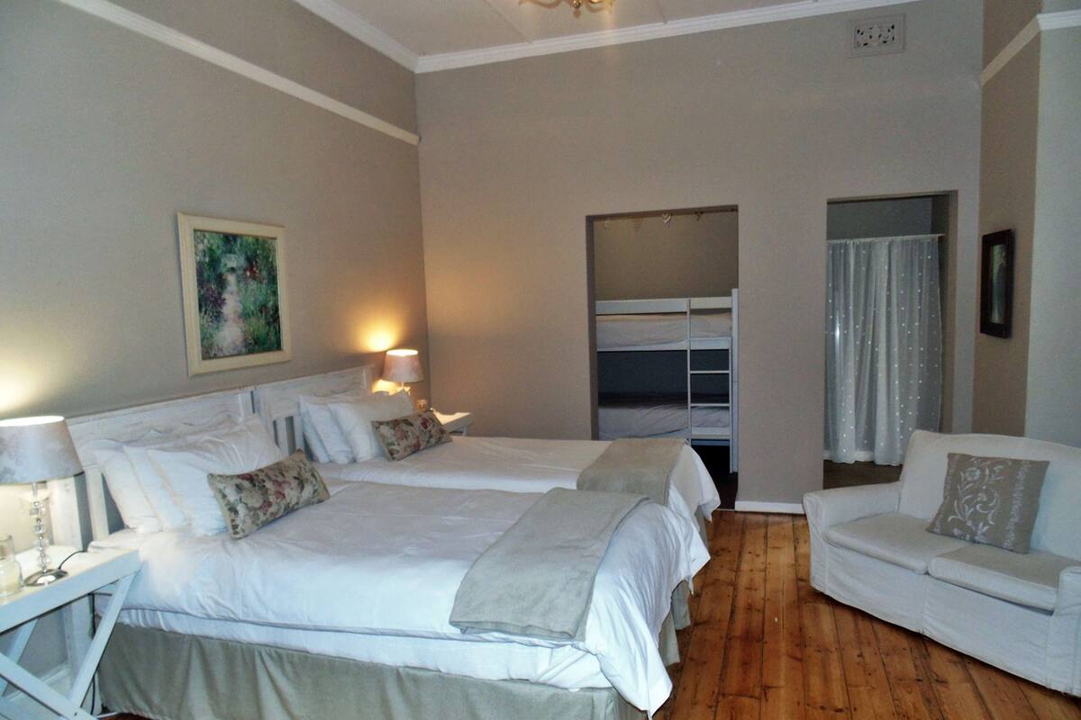 Room (Kennedy's )