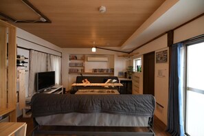 In-room safe, free WiFi - Dotombori Base - Hostel (Osaka)