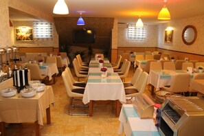 Desayuno buffet incluido todos los días