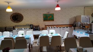 Ilmainen päivittäinen buffetaamiainen