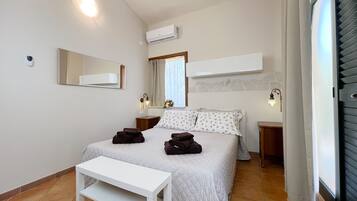 Minibar, lits bébé (en supplément), Wi-Fi gratuit, draps fournis