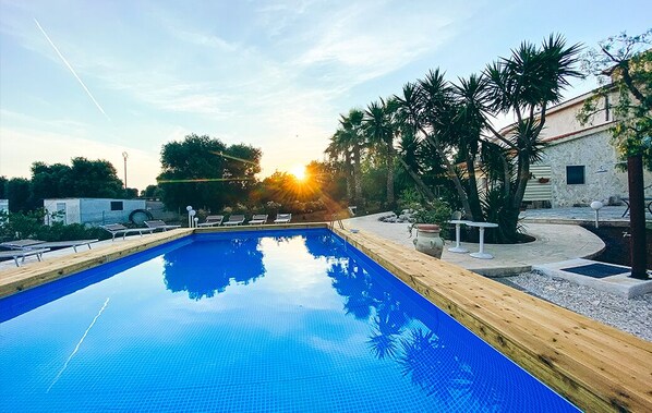 Piscine extérieure (ouverte en saison)