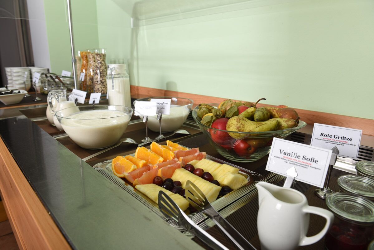 daily buffet breakfast for a fee