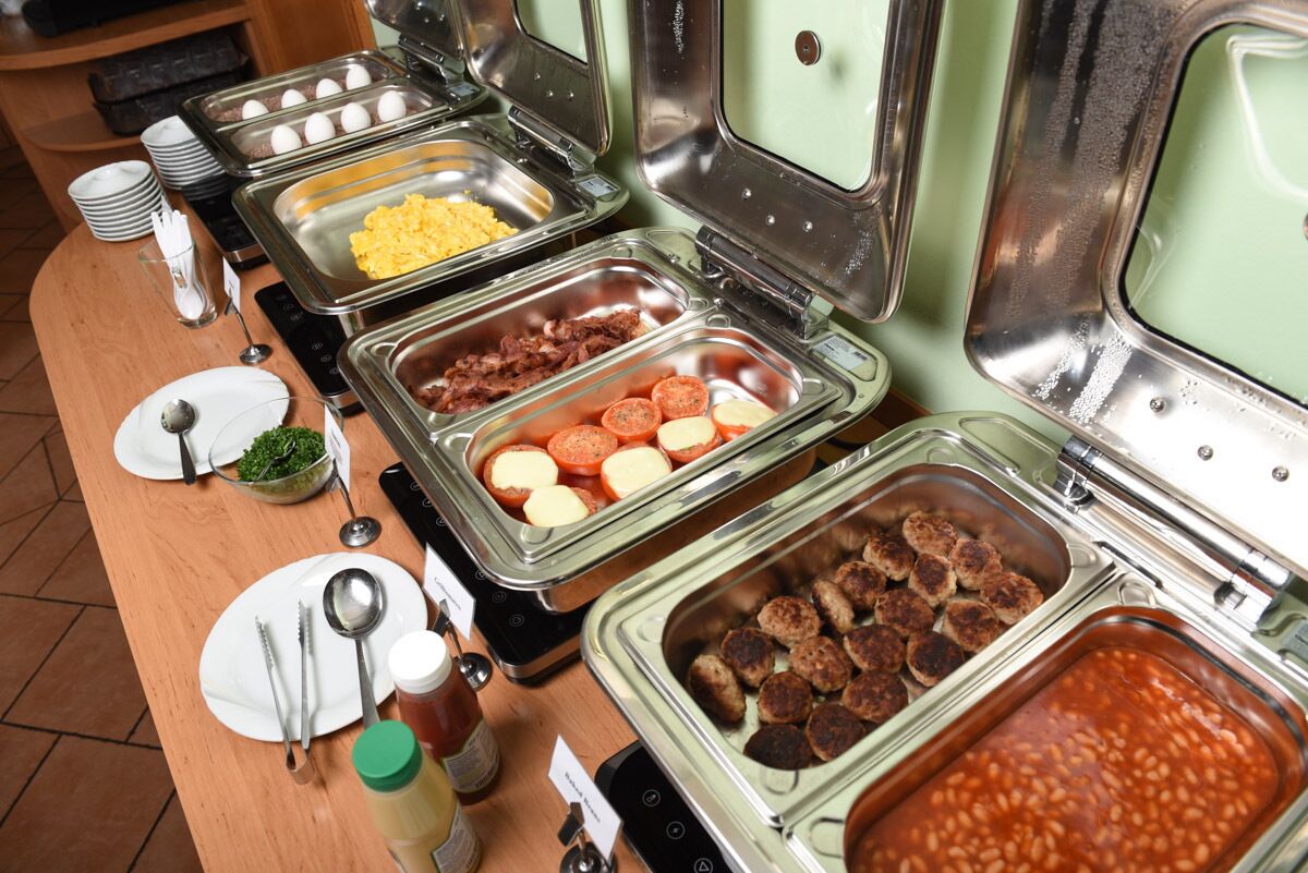 daily buffet breakfast for a fee