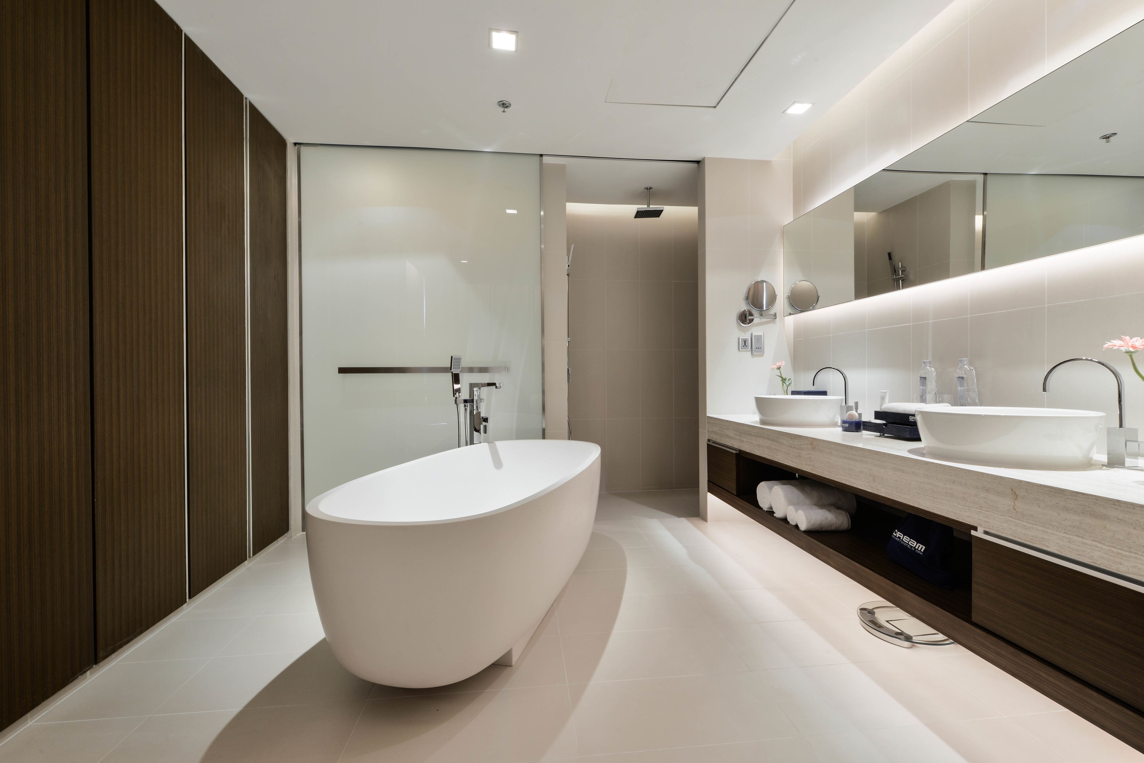 garden pool suite - free transfer to dream beach club | bathroom | free toiletries, hair dryer, bathrobes, slippers