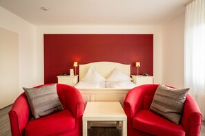 1 bedroom, in-room safe, iron/ironing board, free WiFi
