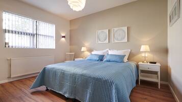 Appartement, 2 slaapkamers, op benedenverdieping | 1 slaapkamer, een kluis op de kamer, individueel gedecoreerd